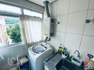 Image 13 - 875958
