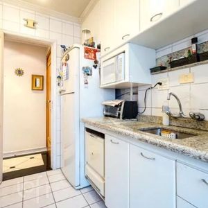 Image 8 - 875965
