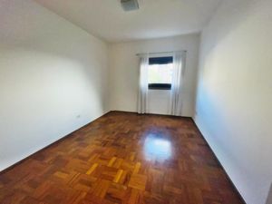 Image 8 - 875970