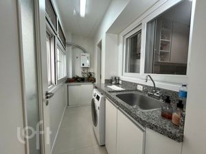 Image 10 - 875972