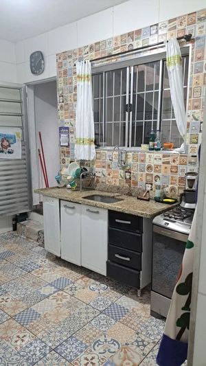 Image 11 - 875977