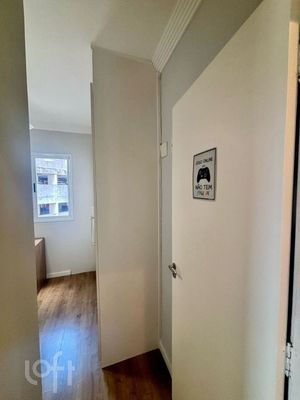 Image 10 - 875987