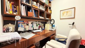 Image 10 - 875996