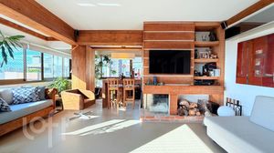 Image 42 - 875996