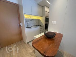 Image 9 - 875998