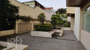 Image 26 - 876015