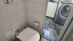 Image 19 - 876015
