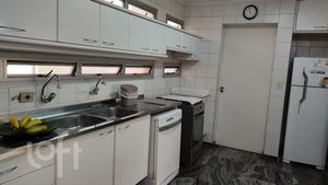 Image 6 - 876015