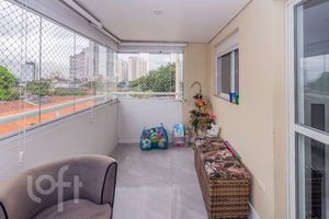 Image 11 - 876021