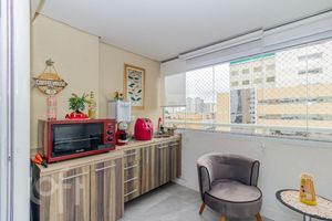 Image 8 - 876021