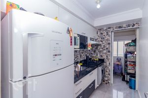 Image 29 - 876021