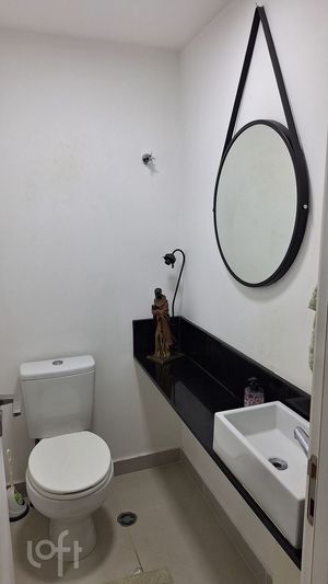 Image 19 - 876022