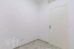 Image 7 - 876029