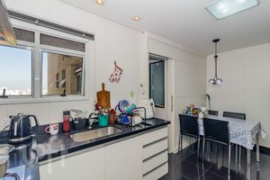 Image 30 - 876030