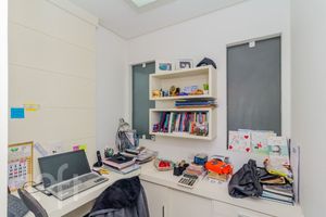 Image 10 - 876030