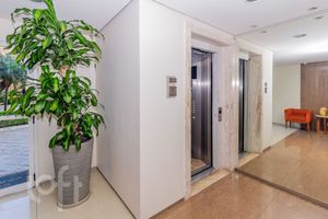 Image 43 - 876030