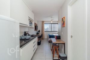 Image 7 - 876032