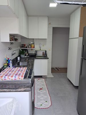 Image 4 - 876037
