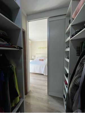 Image 7 - 876040