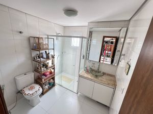 Image 9 - 876040