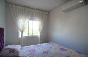 Image 11 - 876052