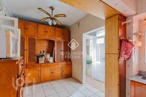 Image 19 - 876058