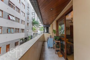 Image 2 - 876061