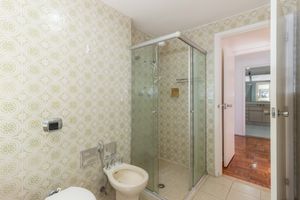 Image 12 - 876067