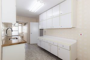 Image 31 - 876067