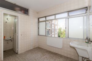 Image 32 - 876067