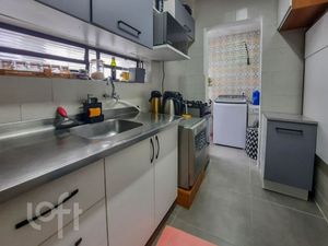 Image 7 - 876068