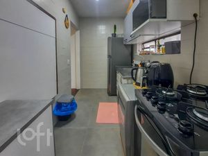 Image 8 - 876068