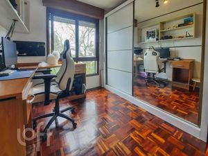 Image 10 - 876068