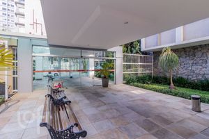 Image 44 - 876070