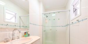 Image 19 - 876076