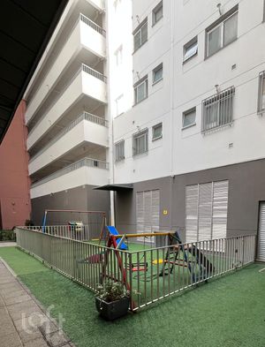 Image 14 - 876086
