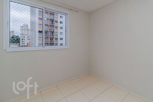 Image 19 - 876086
