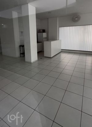 Image 11 - 876086