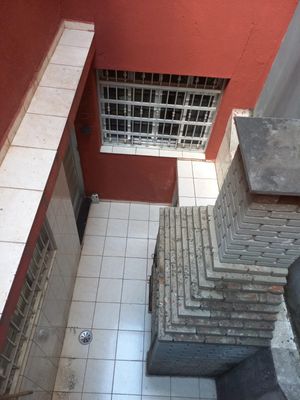 Image 12 - 876087