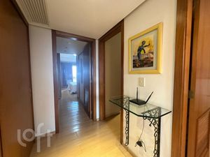 Image 35 - 876104