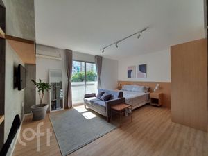Image 18 - 876111