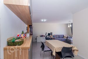 Image 8 - 876112
