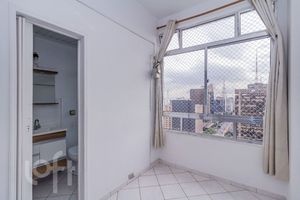 Image 10 - 876126