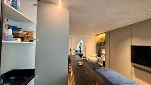 Image 21 - 876131