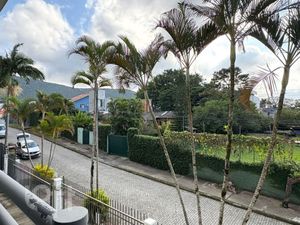 Image 4 - 876166