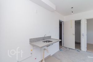Image 21 - 876183