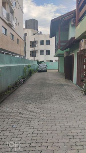 Image 5 - 876185