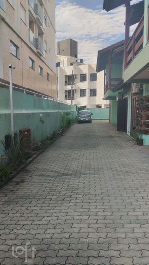 Image 3 - 876185