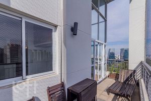 Image 18 - 876190