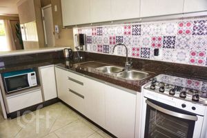 Image 4 - 876201